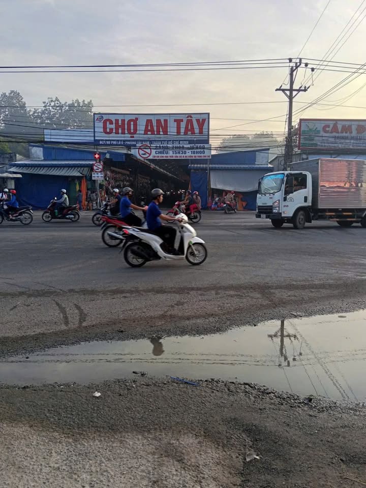 Nhà và Trường Mầm Non Tại Chợ An Tây 1000m² giá 9 tỷ - Đầu tư sinh lời cao!