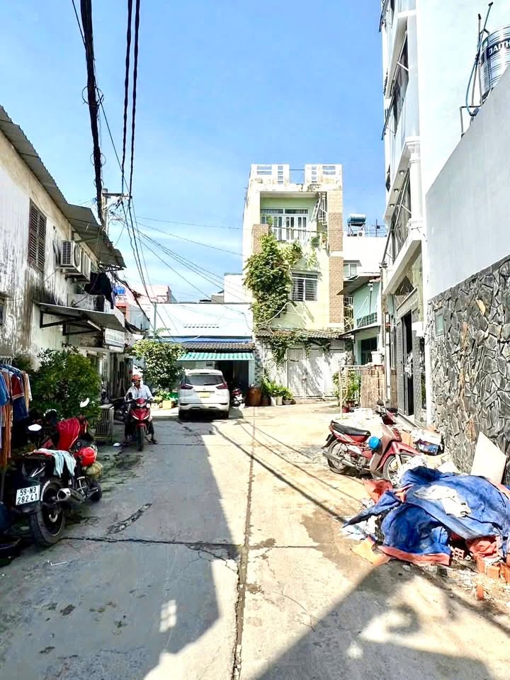 Nhà phố 54m² đường Liên khu 10-11, Bình Tân, giá 7.9 tỷ - Full nội thất, thương lượng tốt!