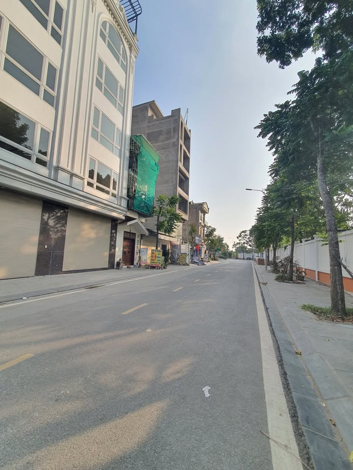 Nhà Thạch Bàn - Long Biên 50m² giá 9 tỷ - Gara ô tô, thiết kế hiện đại!