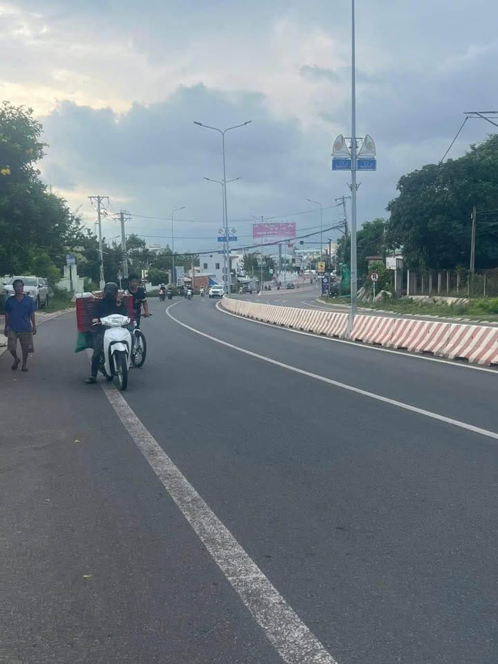 Đất mặt tiền đường Nguyễn Thông Phan Thiết 98.2m² giá 2 tỷ - Đầu tư sinh lời lý tưởng!