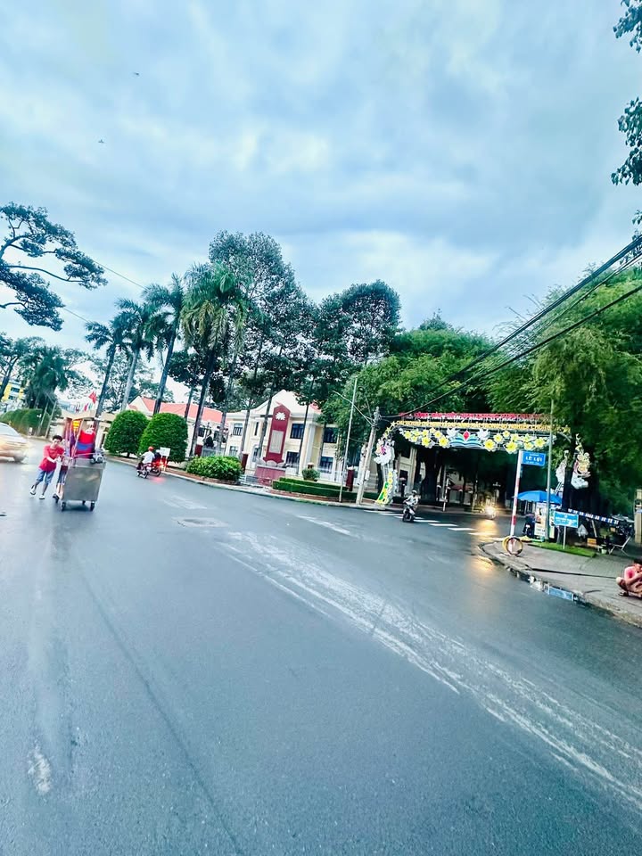 Cho thuê nhà mặt tiền đường Lê Lợi, TP Trà Vinh - Giá 15 triệu/tháng, vị trí đắc địa!