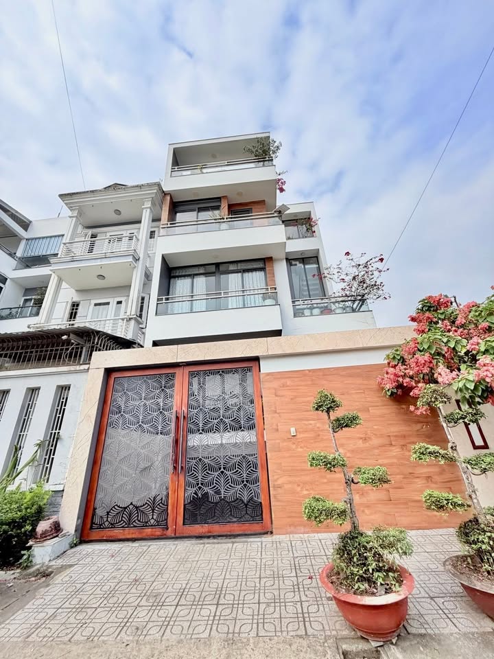 Nhà mặt tiền đường Số, Tân Phong, 62m² giá 8.9 tỷ - Nhà mới vào ở ngay!