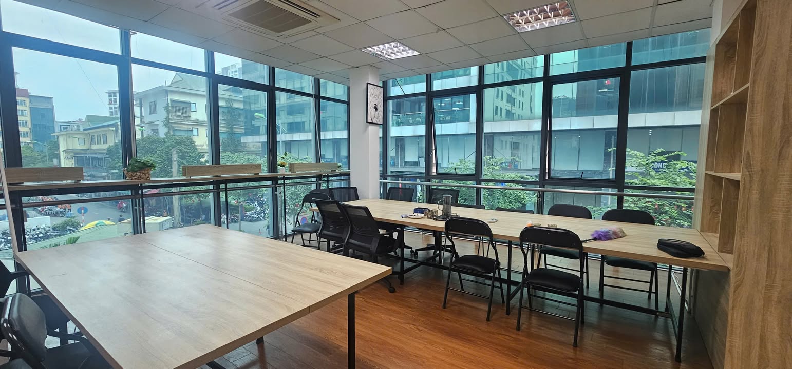 Văn phòng cho thuê XP Building Cầu Giấy 95m² giá 18 triệu - Lô góc 3 mặt kính siêu thoáng!