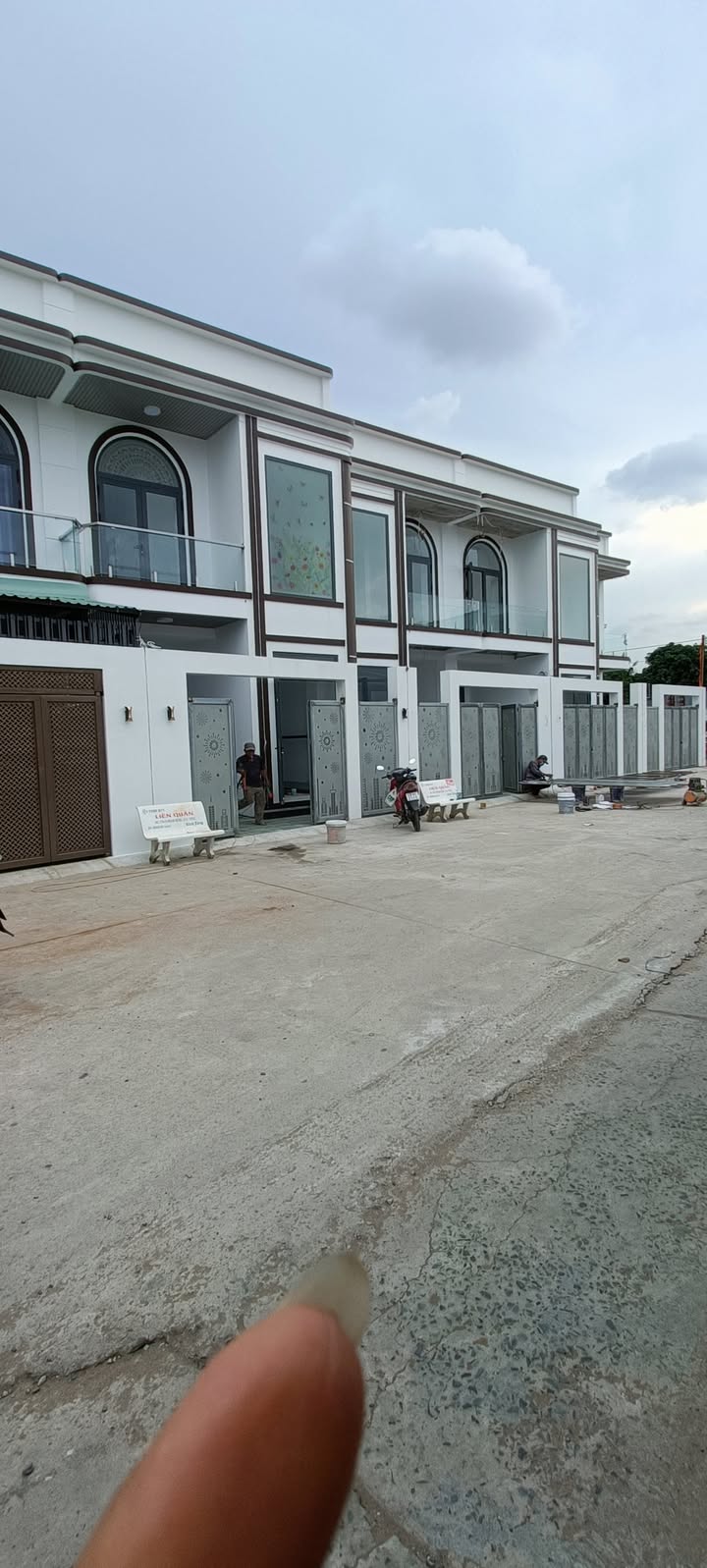 Nhà mới hoàn thiện tại Phường Phước Hậu, Vĩnh Long 98m² giá 3 tỷ - Đỗ ô tô trong sân