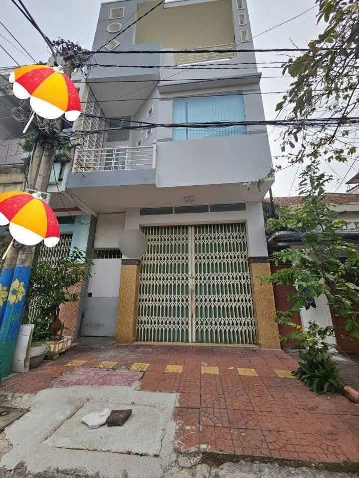 Nhà 3 tầng mặt tiền đường Nguyễn Hoàng, 56m² giá 3.25 tỷ - Cơ hội đầu tư tuyệt vời!