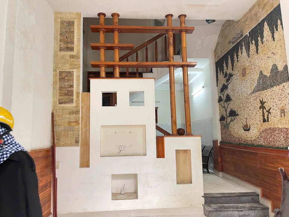 Nhà mặt tiền Ghềnh Ráng, Quy Nhơn 40m² giá 3 tỷ - Đối diện công viên, thuận tiện mọi bề!