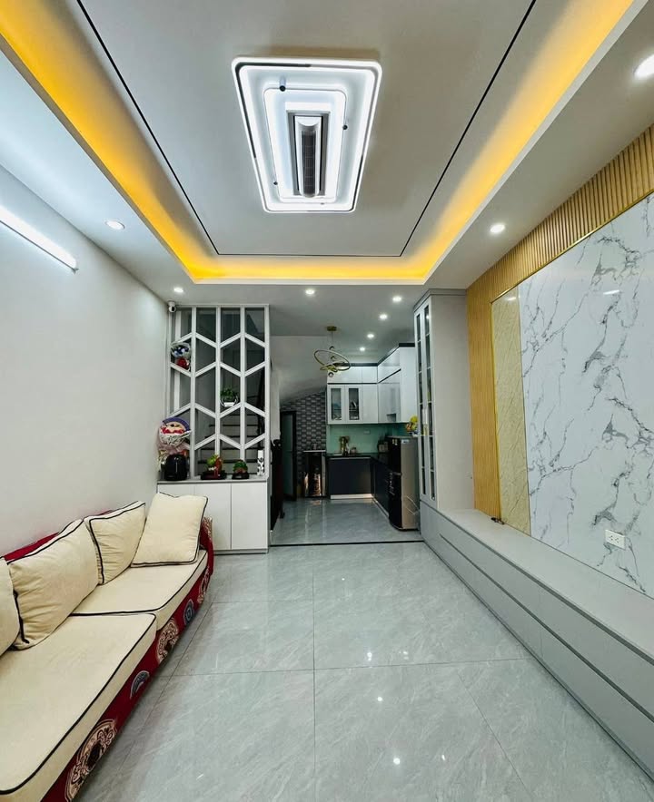 Bán nhà phố Định Công Thượng - Hoàng Mai 34m² giá 8.8 tỷ - Thiết kế hiện đại, sẵn sàng ở ngay!