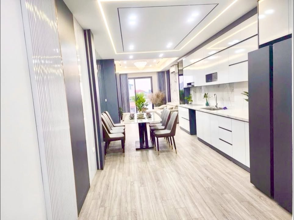 Nhà 6 tầng Nguyễn Văn Linh 50m² giá 9 tỷ - Kinh doanh đỉnh cao!