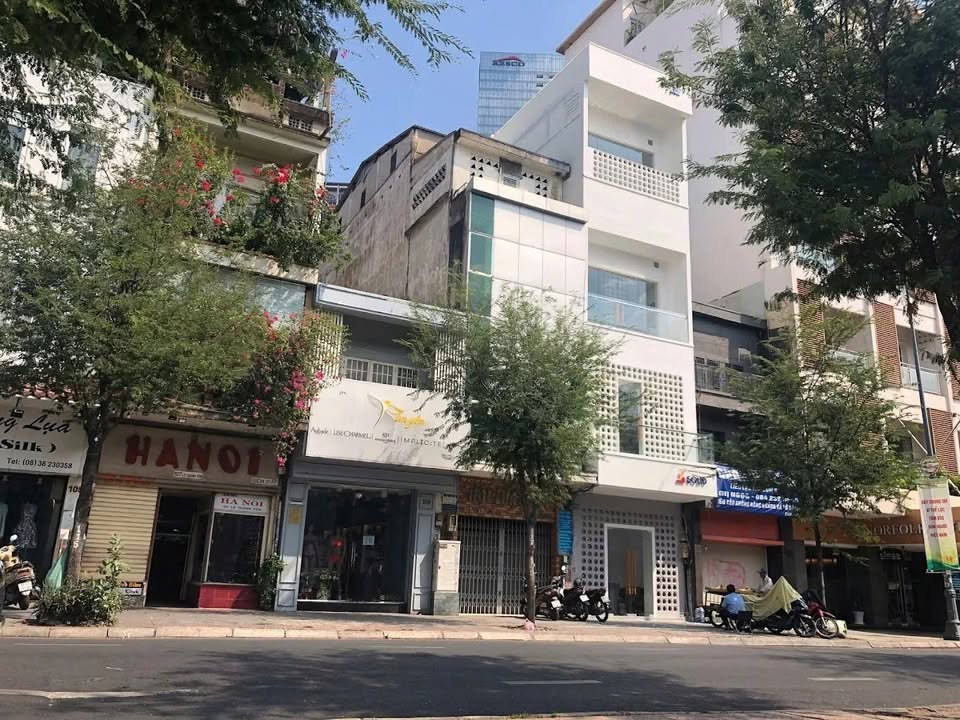 Bán nhà mặt tiền 113 Lê Thánh Tôn, Q1 - Diện tích 71m², cho thuê 5.800$/tháng