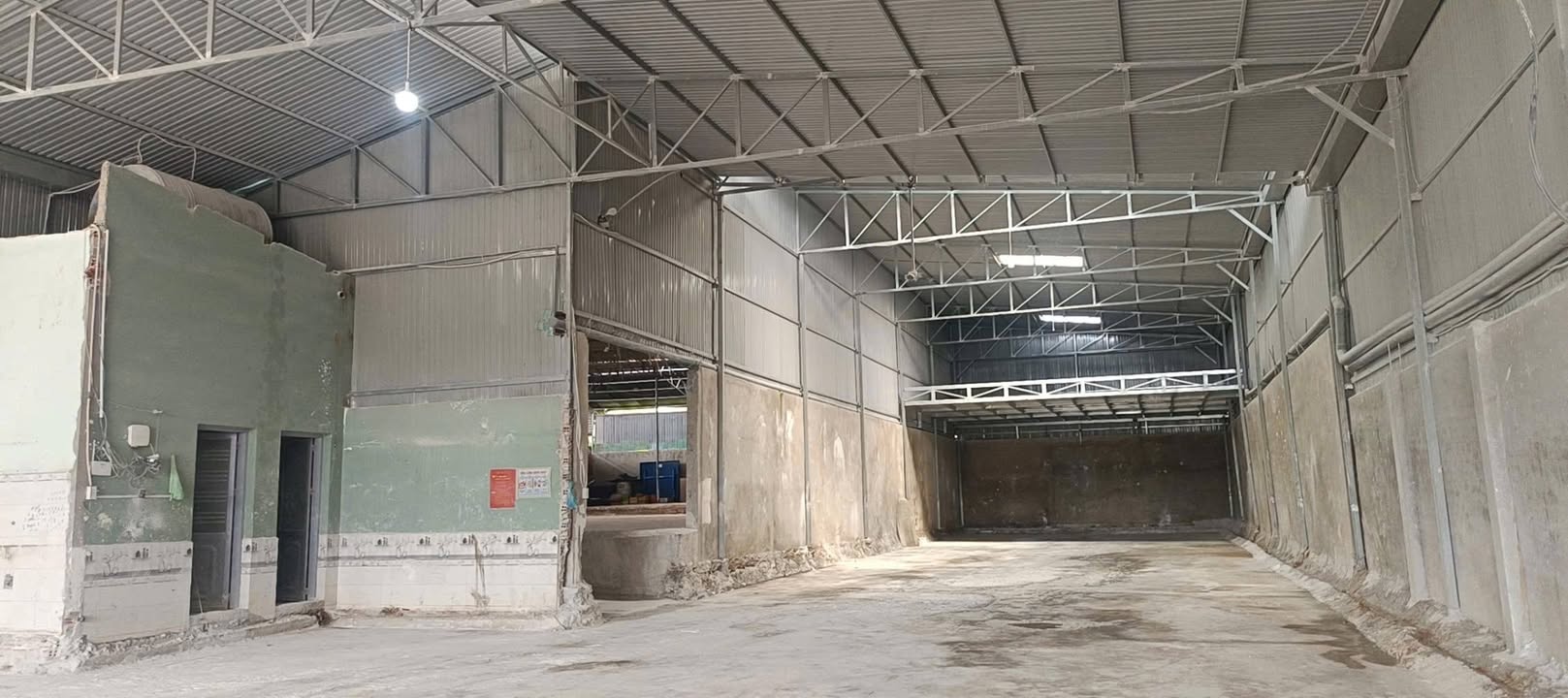 Kho cho thuê Cư Êbur 750m² giá 20 triệu - Đường không cấm tải