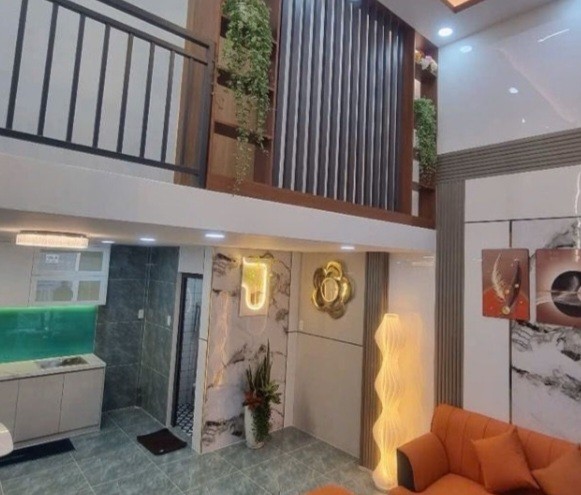 Nhà phố Linh Xuân Thủ Đức 40m² giá chỉ 3.95 tỷ - Nội thất cao cấp, sẵn sàng ở ngay!