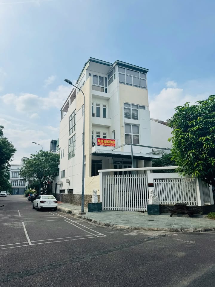 Nhà cho thuê làm CHDV Home Stay tại đường Đồng Nai, Quận 10, Diện tích 96m² - Giá chỉ 70 triệu/tháng!