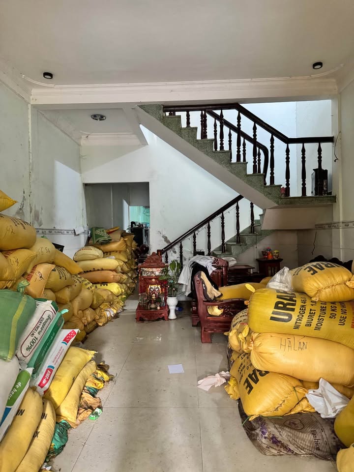 Nhà 2 tầng Hòa Xuân Đà Nẵng 120m² giá 3.79 tỷ - Hướng Tây Bắc thoáng đãng!