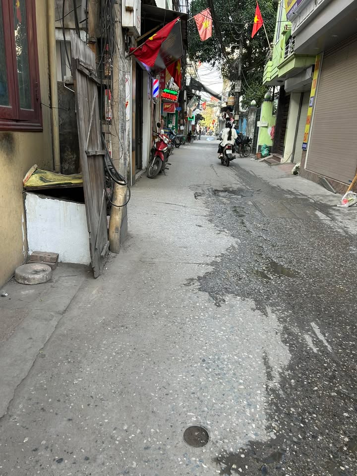 Nhà phố Định Công 33m² 5 tầng - Ô tô đỗ cửa, không gian thoáng đãng!