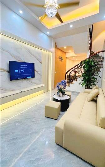 Nhà 5 tầng phố Đại Từ 32m² giá 7 tỷ - Vị trí đắc địa và tiện nghi đầy đủ!