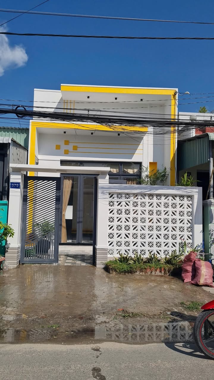 Nhà mặt tiền đường 30/04 Châu Đốc 75m² giá 2 tỷ - Chính chủ thương lượng!