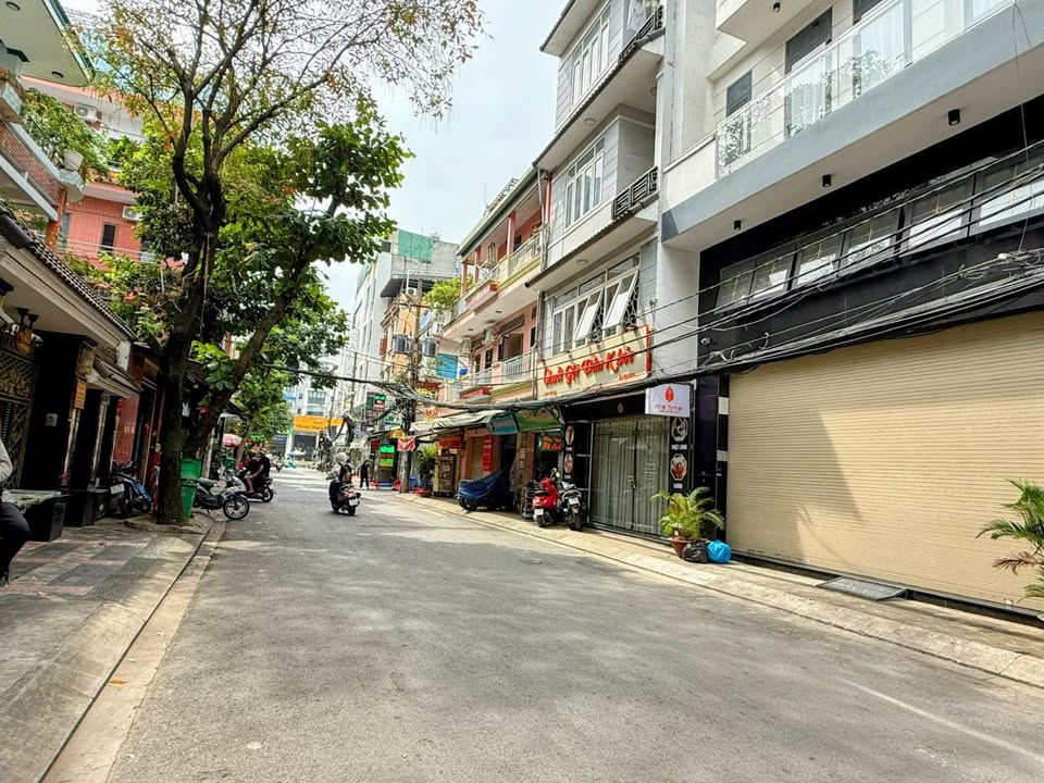 Lô góc 2 mặt tiền đường Hoàng Hoa Thám quận Tân Bình 29m² - Giá thỏa thuận hấp dẫn!