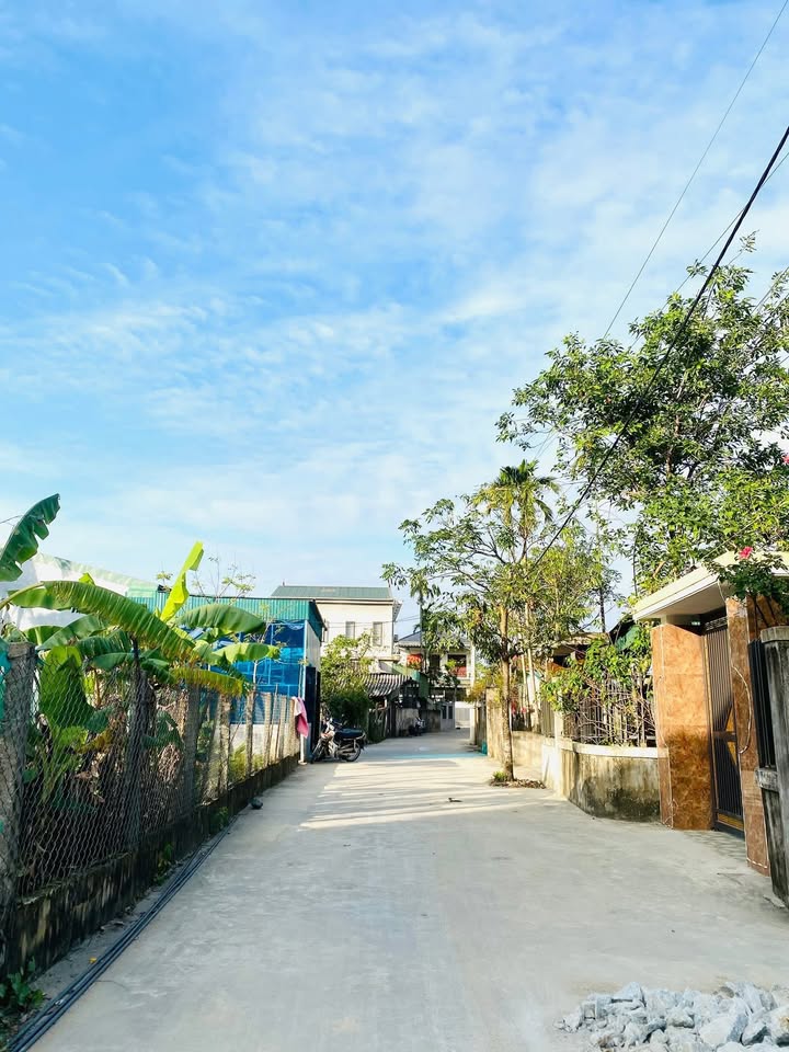 Đất nền khu phố Nam Tiến, Thạch Linh 120m² giá 2 tỷ - Vị trí đắc địa, dân cư giàu có!