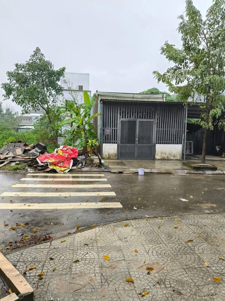 Nhà cấp 4 đường Đà Sơn, quận Liên Chiểu, 100m² giá 3.9 tỷ - Vị trí cực đẹp, dân cư khép kín!