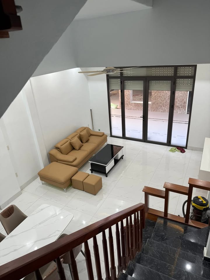 Nhà đẹp 3 tầng tại Đường gom An Định, Hải Dương - Chỉ 2.3 tỷ, giá tốt hiếm có!