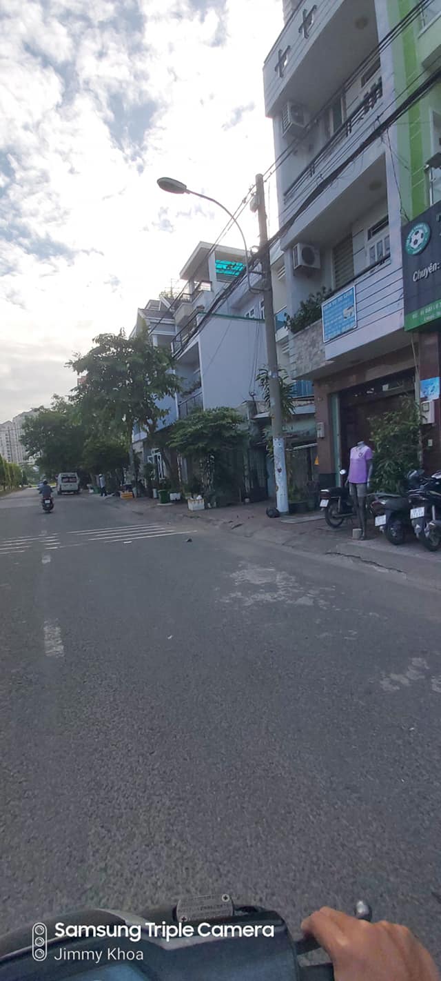 Nhà 3 tầng tại Quận 9, 61.6m² giá chỉ 4 tỷ - Gần Vincom Lê Văn Việt!