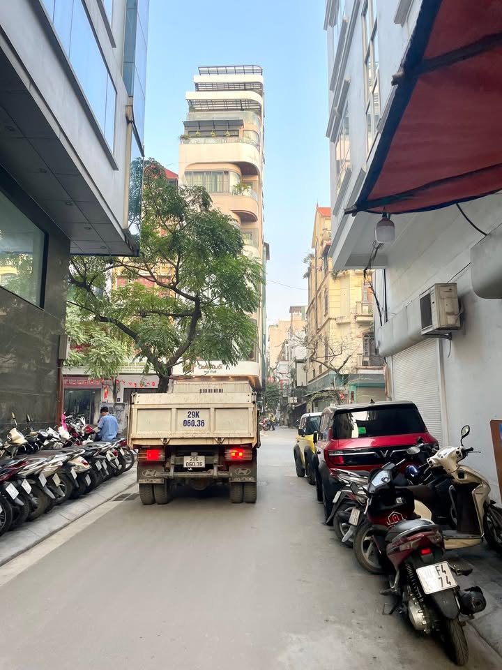 FrontHouse Giang Văn Minh 46m² giá 12.5 tỷ - Ô tô tránh, gần Lăng Bác!