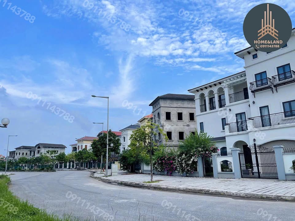 Townhouse An Khánh Hoài Đức 626m² giá 47 tỷ - View hồ đẹp, sổ đỏ lâu dài!