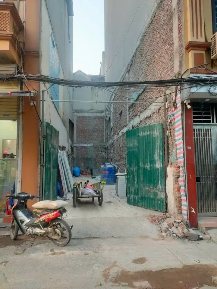 Đất nền đẹp Ngõ 2 Đại lộ Thăng Long 65m² giá 22.45 tỷ - Vị trí trung tâm kinh doanh sầm uất!