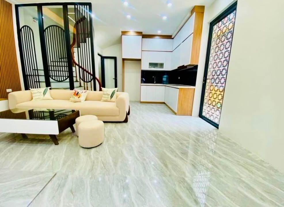 Nhà phố Thạch Bàn - Cổ Linh 42m² giá 6 tỷ - Lô góc 2 mặt thoáng gần Aeon Mall!