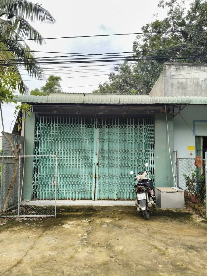 Nhà giá rẻ Phường Ninh Thạnh Tây Ninh 135m² giá 900 triệu - Tiện ích đầy đủ, sẵn sàng ở ngay!