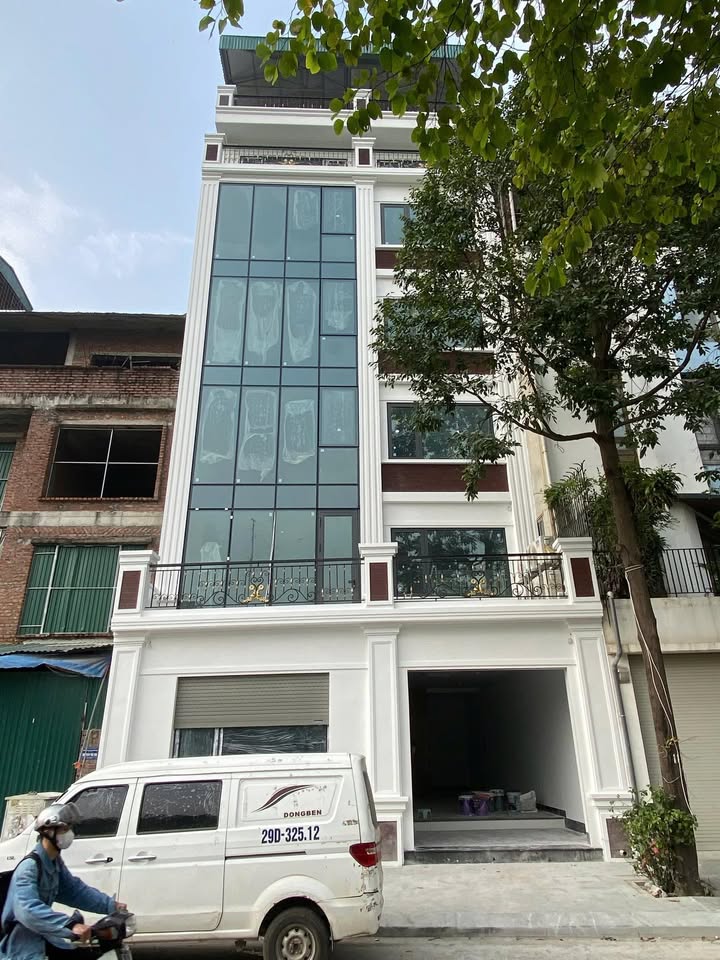 Cho thuê văn phòng 7 tầng tại Yên Xá, Tân Triều - Thiết kế thông sàn, thang máy hiện đại!