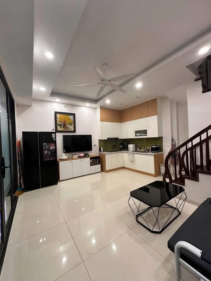 Nhà nguyên căn cho thuê tại Đội Cấn, Ba Đình 31m² giá 20 triệu - Đầy đủ nội thất, tiện nghi!