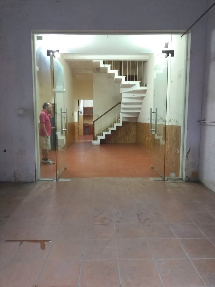 Nhà 3 tầng cho thuê tại Đức Giang, Long Biên 60m² giá 7 triệu - Ô tô đỗ cửa tiện nghi!