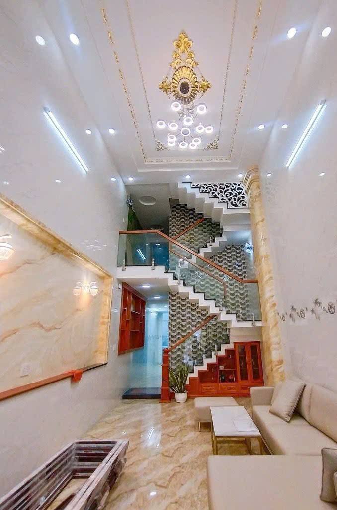 Nhà 4 tầng tại ngã tư Gò Mây, Lê Trọng Tấn 30m² giá 2.85 tỷ - Sẵn sàng vào ở ngay!