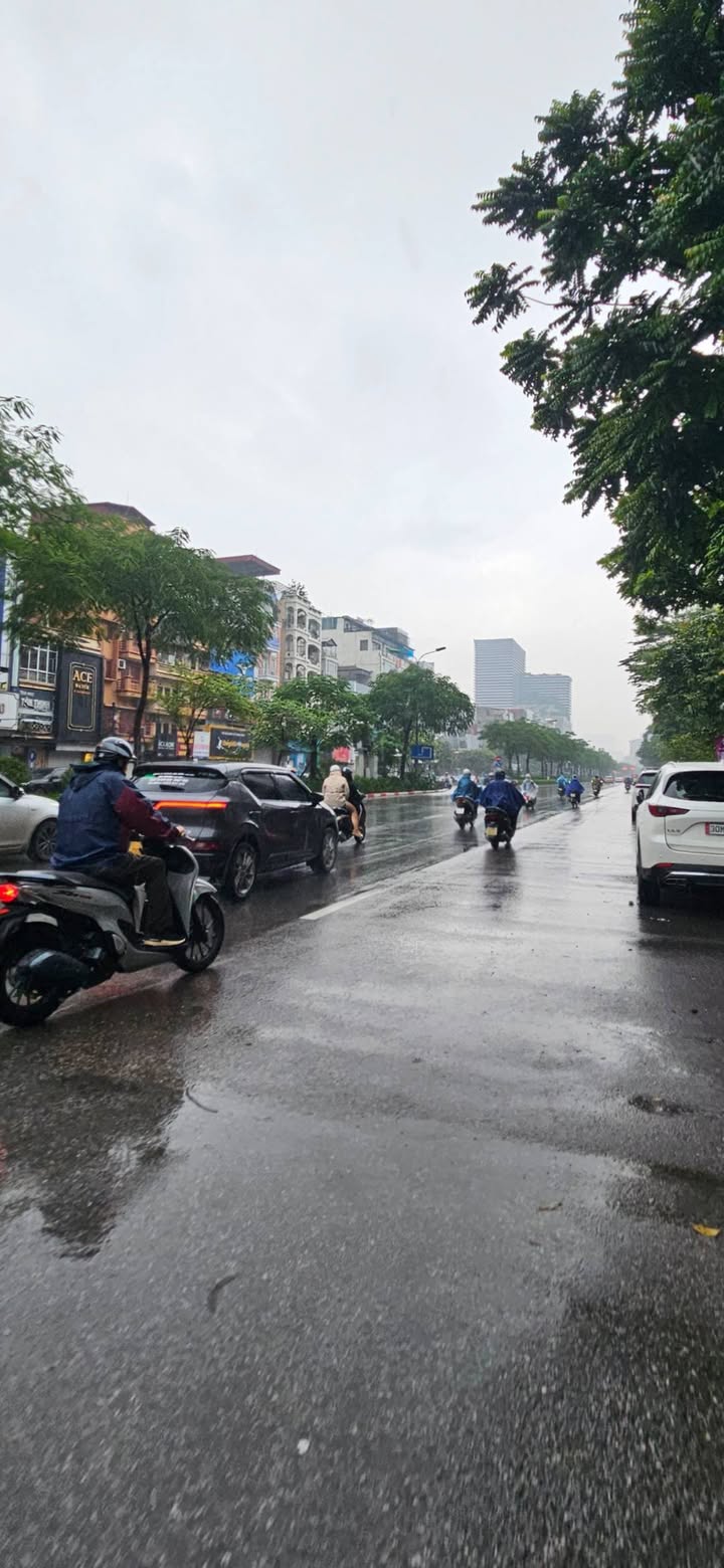 Mặt phố Xã Đàn - Đê La Thành 45m² giá 18.8 tỷ - Kinh doanh sầm uất, ô tô vào tận nơi!