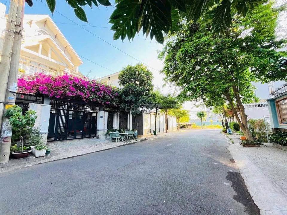 Đất biệt thự đường Linh Trung, Thủ Đức 172m² giá 15 tỷ - An ninh cao cấp!
