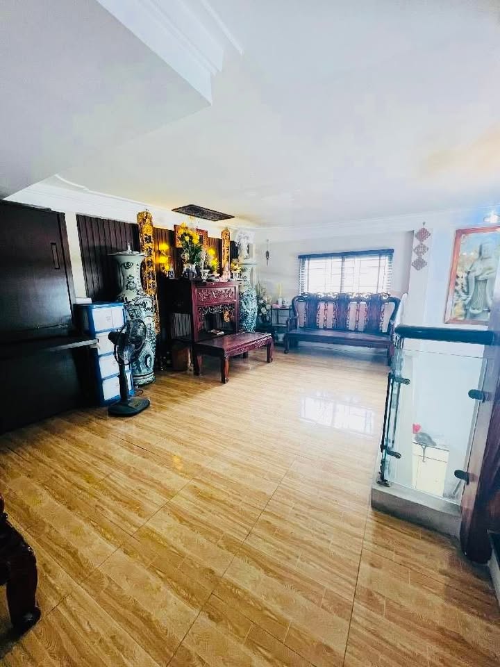 Nhà riêng Ngũ Hiệp 32m² giá 4.7 tỷ - Lô góc, khu dân trí cao!