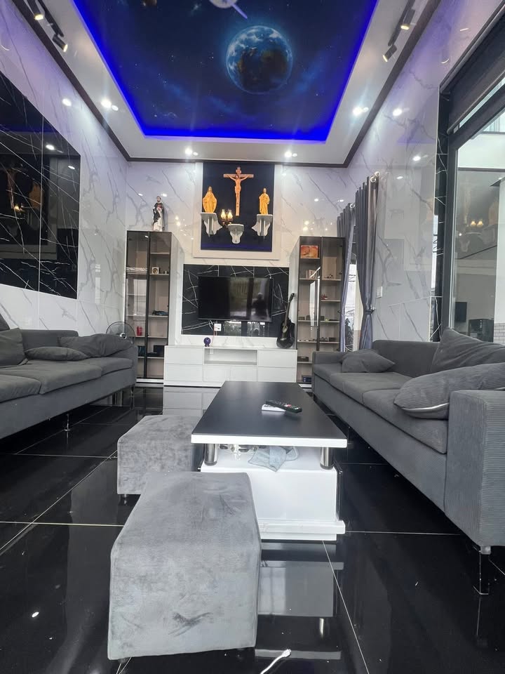 Nhà mới xây hiện đại tại Xuân Diệu, Bảo Lộc 337m² giá 3.35 tỷ - Khu dân cư thân thiện!