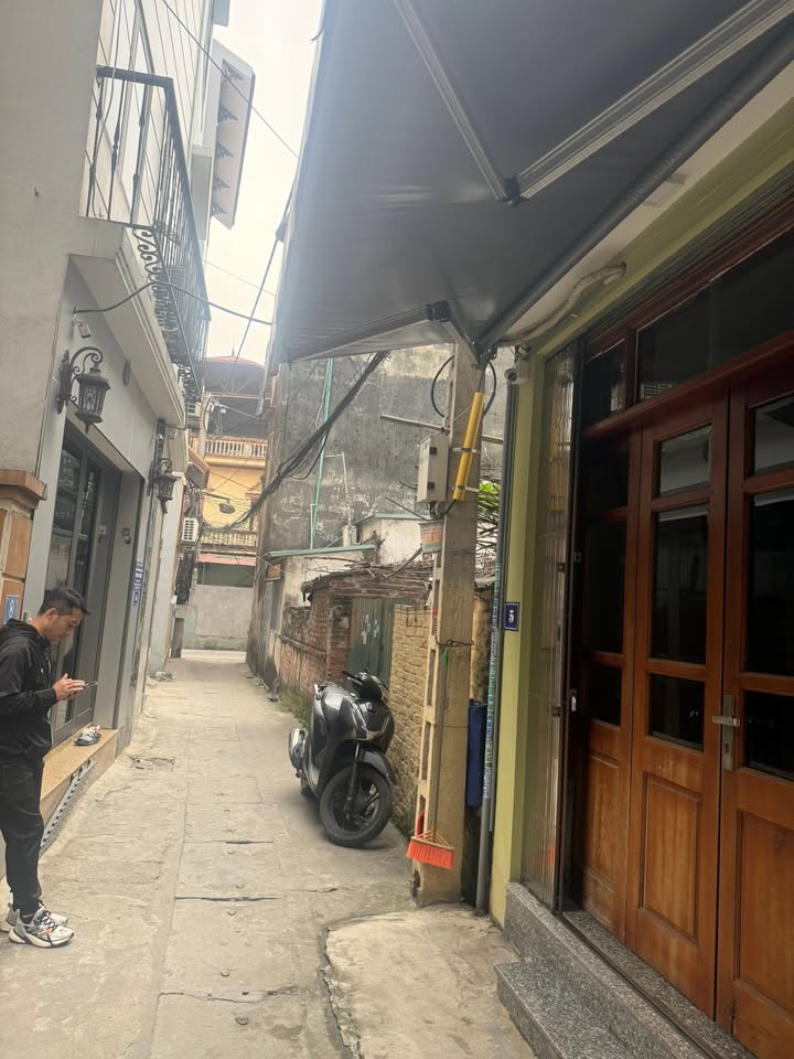 Nhà 4 tầng Dương Nội 37m² giá 7 tỷ - Ô tô đỗ cửa, sổ đỏ chính chủ!