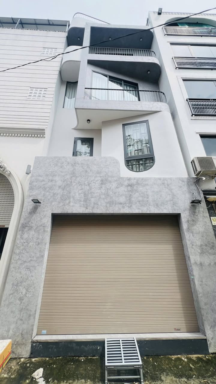 Nhà hẻm xe tải Hậu Giang, quận 6, 50m² giá 7.9 tỷ - Đang cho thuê 17 triệu/tháng!