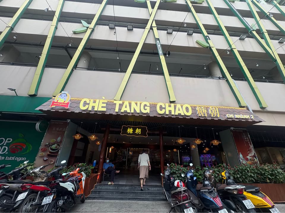 Nhà phố quận 11, Lạc Long Quân, 47m² chỉ 10.7 tỷ - Nội thất cao cấp, hiện đại!