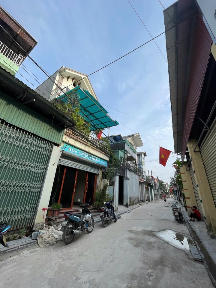 Lô đất 70,2m² tặng nhà 2 tầng tại Lương Quy, Đông Anh - Cơ hội đầu tư hấp dẫn!