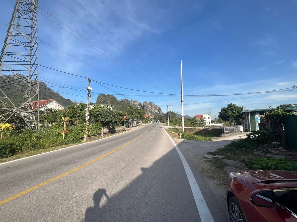 Đất mặt đường khu Hà Lùng, Hoành Bồ, 260m² chỉ 2.03 tỷ - Cơ hội đầu tư tuyệt vời!