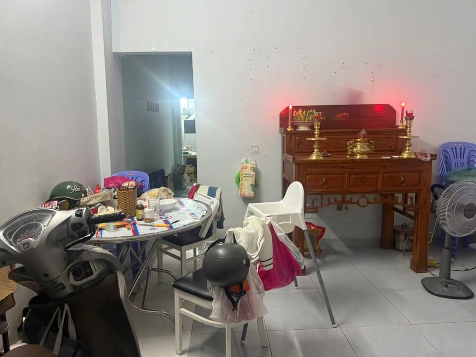 Nhà cấp 4 hẻm Đường Đỗ Xuân Hợp, Quận 9, 60m² giá 3.7 tỷ - Sổ hồng riêng, công chứng ngay!