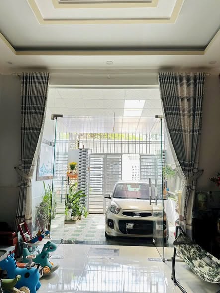 Nhà hẻm 03 Nguyễn Thiếp, Diên Hồng 130m² giá 1 tỷ - An ninh và tiện ích đầy đủ!