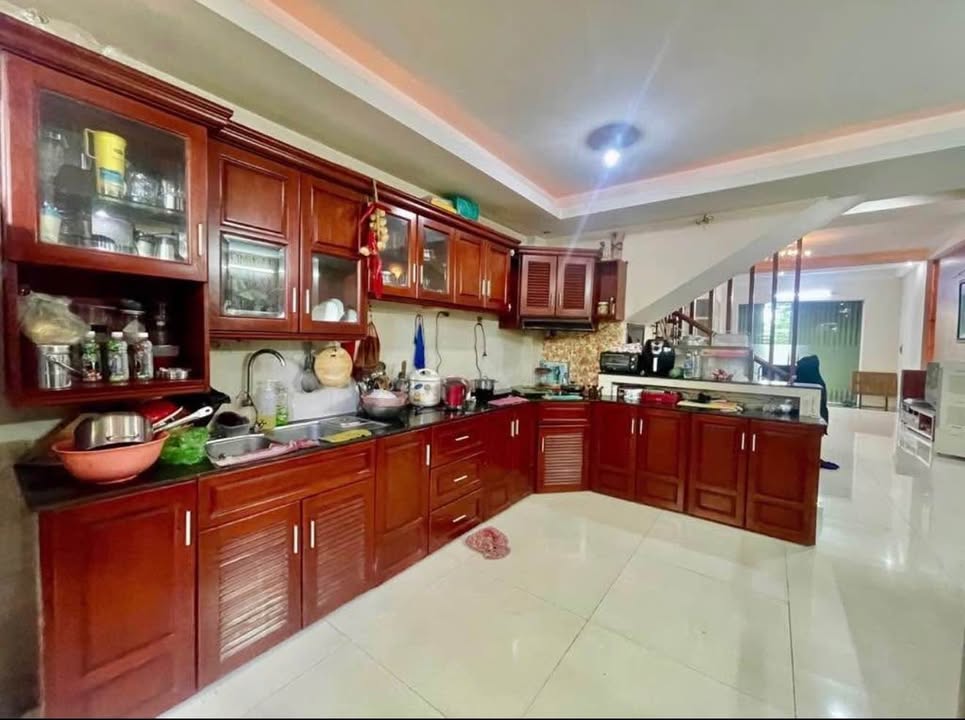 Bán nhà 4 tầng đường Phan Đăng Lưu 112,5m² giá 8,9 tỷ - Cơ hội đầu tư tuyệt vời!