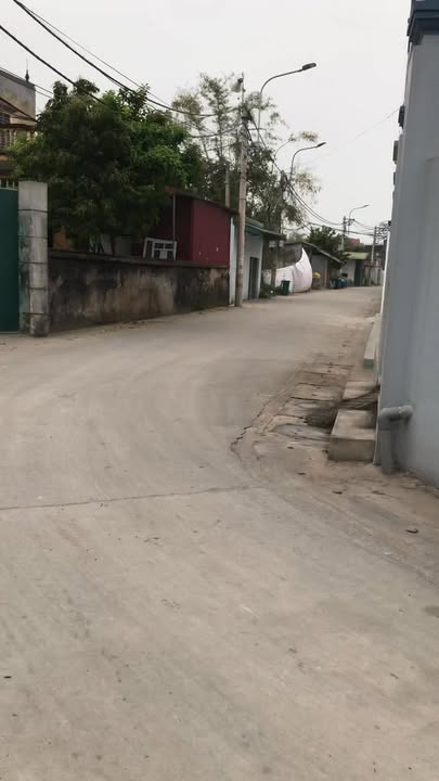 Đất nền Dũng Tiến, 100m² giá 4.2 tỷ - Kinh doanh thuận lợi, vị trí đẹp!