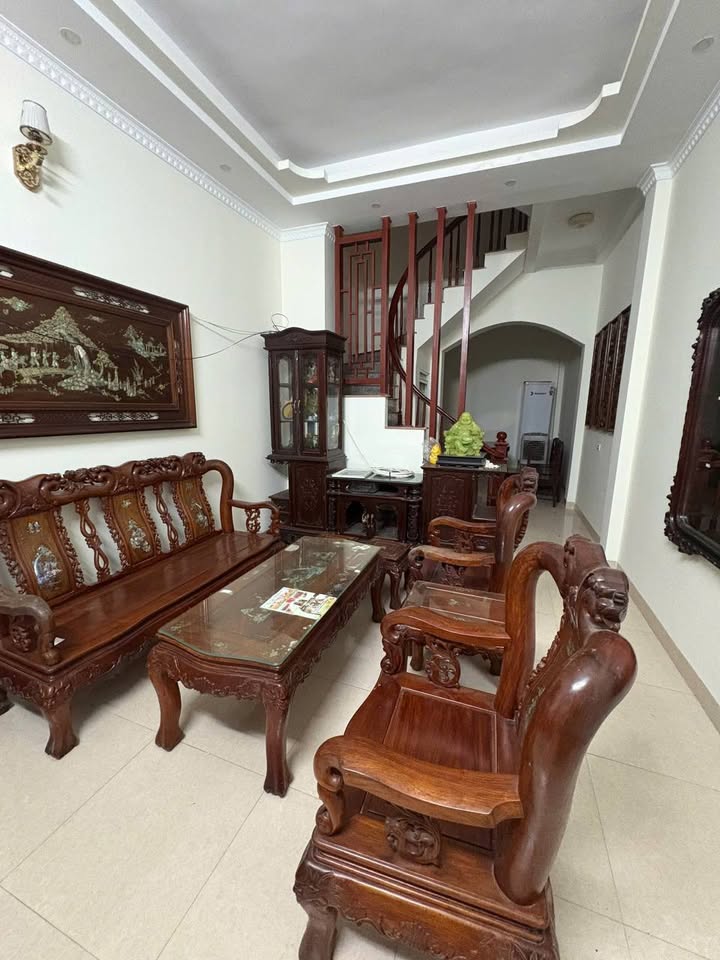 Nhà 3 tầng đường Trường Chinh, Nam Định 47m² giá 2.5 tỷ - Sân cổng riêng, tiện ích đầy đủ!