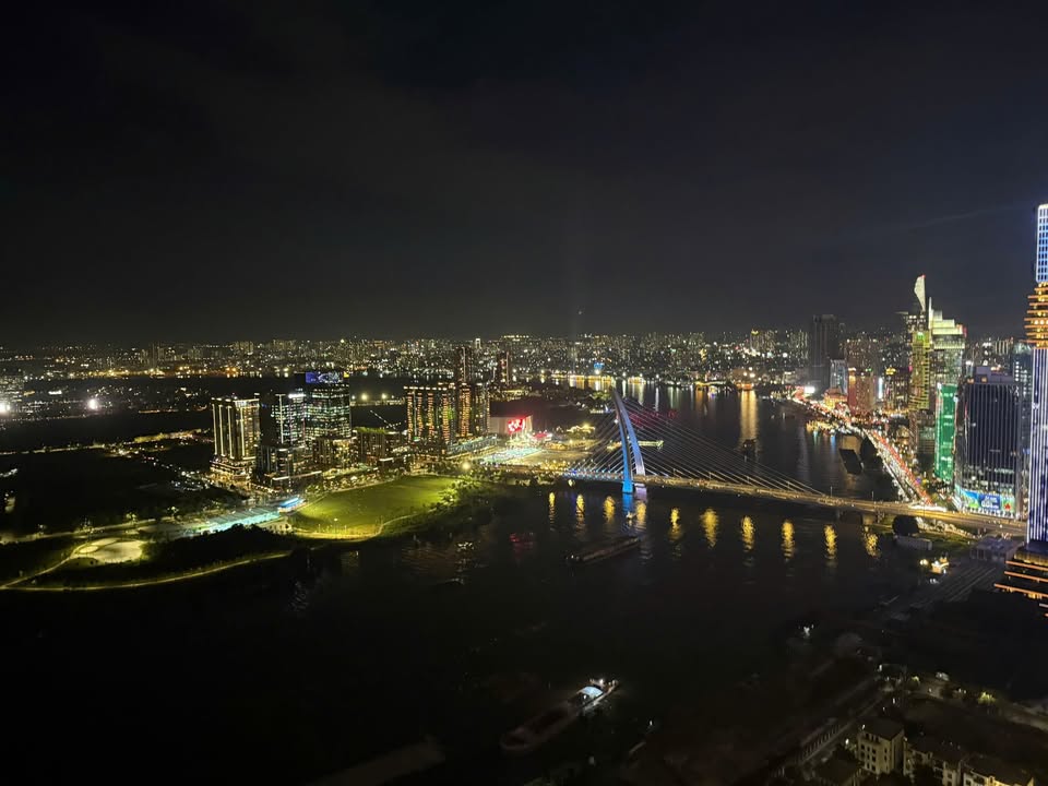 Căn hộ Vinhomes Golden River 126m² giá 28.4 tỷ - View sông lầu cao tuyệt đẹp!