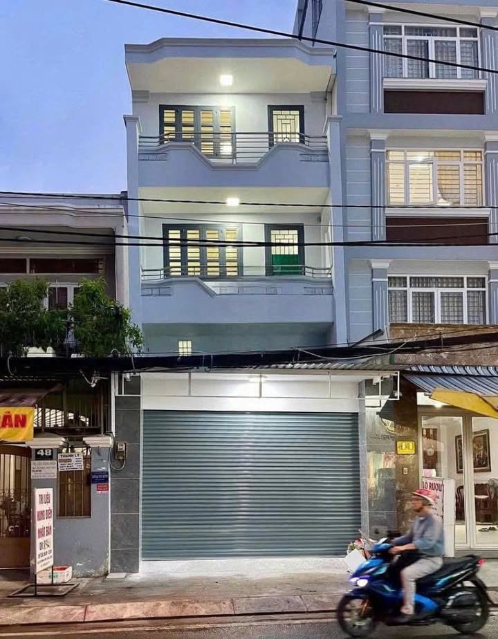 Nhà mặt tiền Nguyễn Thị Thập, quận 7, 85m² giá 39 triệu - Phù hợp làm văn phòng, lớp học!